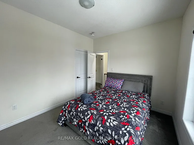 537 Veterans Dr — Photo 31