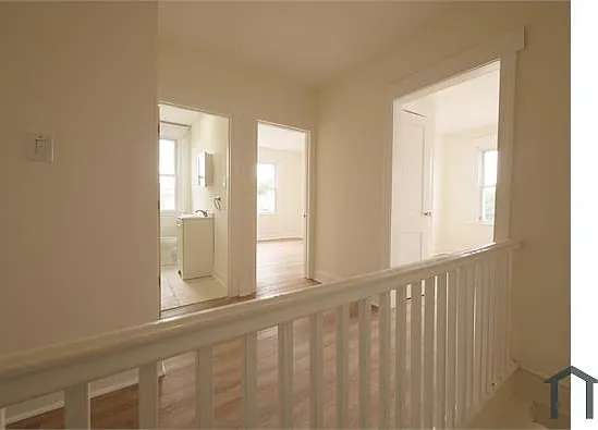 3 bed, $1,000 — Photo 2