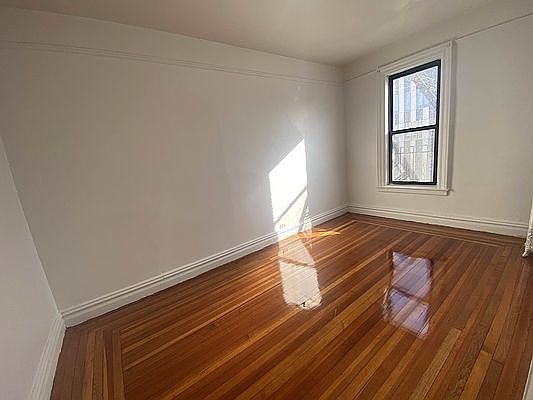 3rd image of 611 Academy St #C4