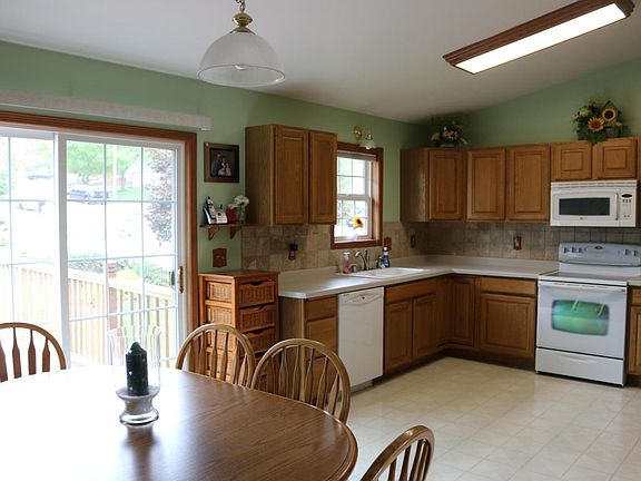 2nd image of 1204 Villa Park Dr