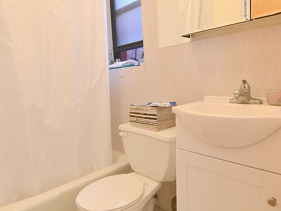 5th image of 177 Orchard St APT 5A