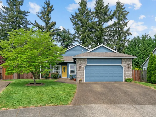 12172 Salmon Ct, Oregon City, OR 97045