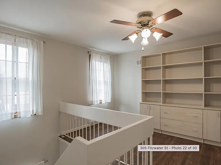 Landing / Office / Den Area