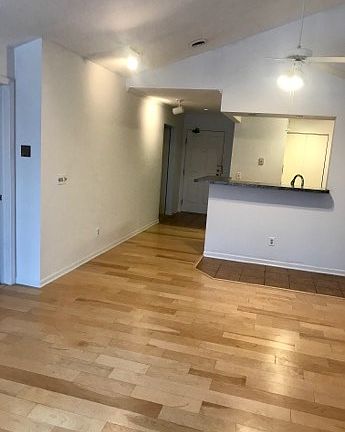 3rd image of 805 Harbor House Dr Unit 6