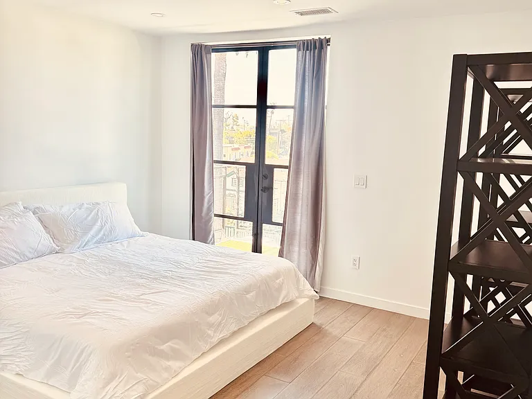 1317 Cabrillo Ave #A-B — Photo 21