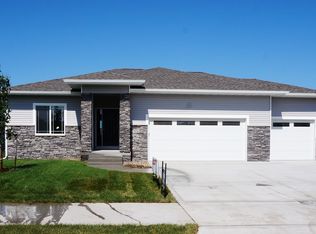 606 Sw 40th Street, Ankeny, IA 50023