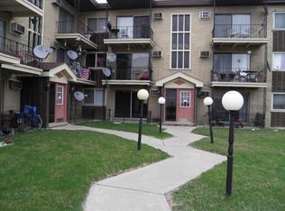 9435 S Roberts Rd APT 2W, Hickory Hills, IL 60457