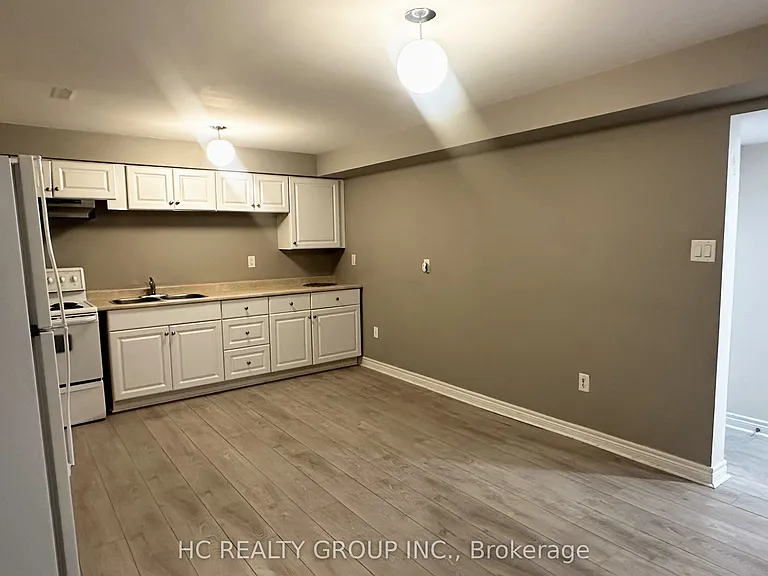 821 Walsh Ct #BASEMENT — Photo 3