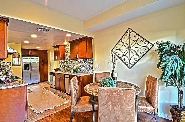 8727 Arcadia Ave — Photo 6
