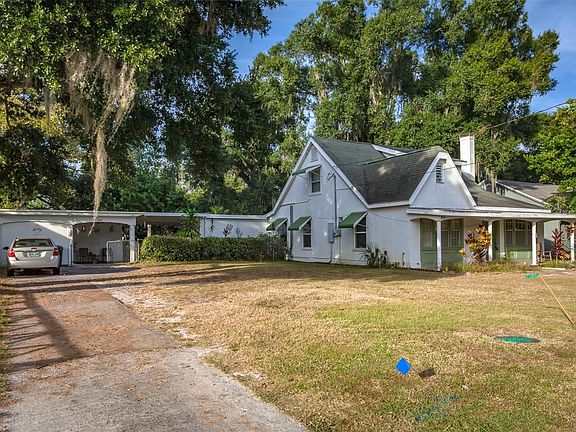 3rd image of 415 Avenue K NE