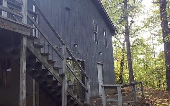 4th image of 490 Knollwood Dr