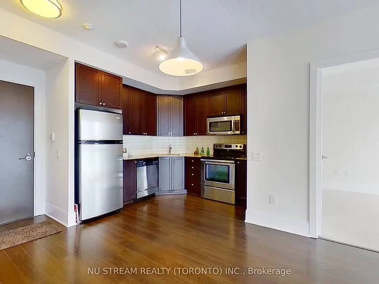 560 Front St W #829 — Photo 12