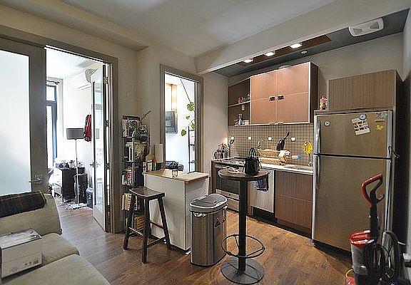5th image of 427 Manhattan Ave #1C