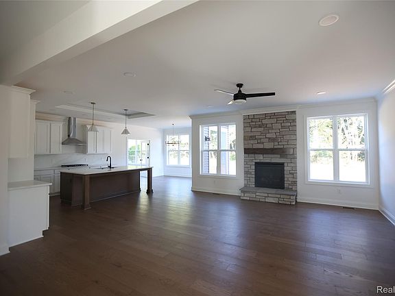 3rd image of 2735 Pine Shadow Ct
