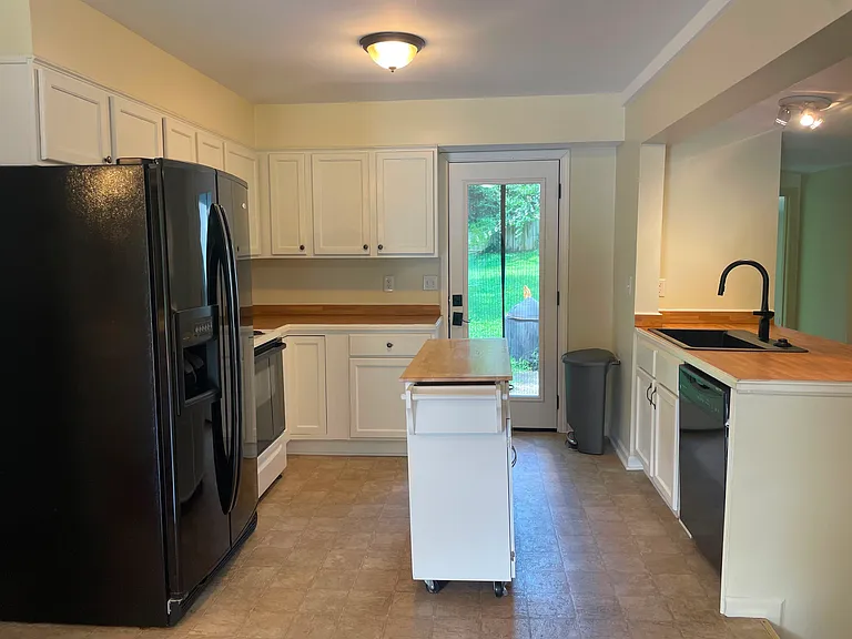 9040 Grand Ave — Photo 4