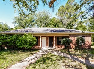 320 Freeport Dr, Lawrenceville, GA 30046