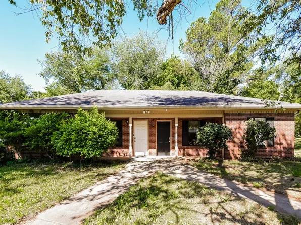 320 Freeport Dr, Lawrenceville, GA 30046