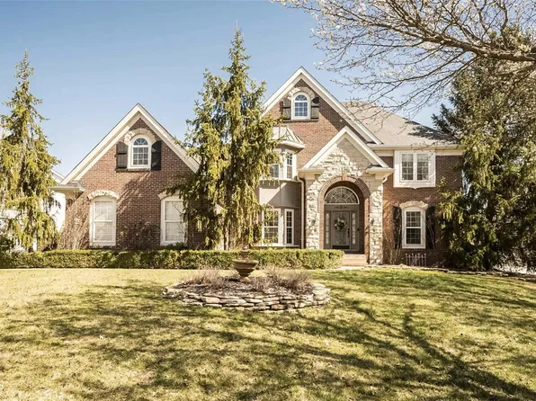 942 Kingsridge Ct, Ballwin, MO 63021