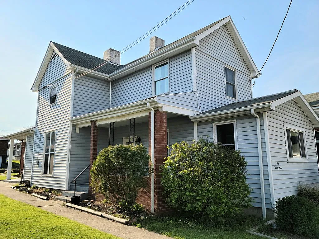 1029 Morton Ave photo 1