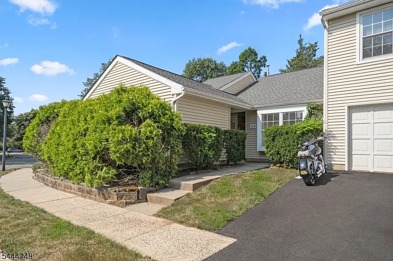 2 bed, 2.0 bath, $2,750 — Photo 3