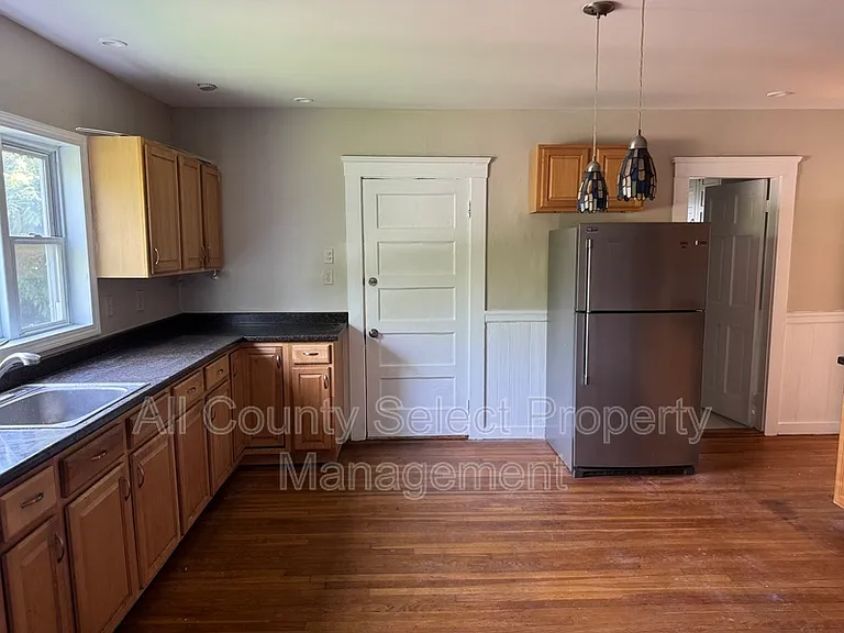 195 Jefferson Ave #1 — Photo 6