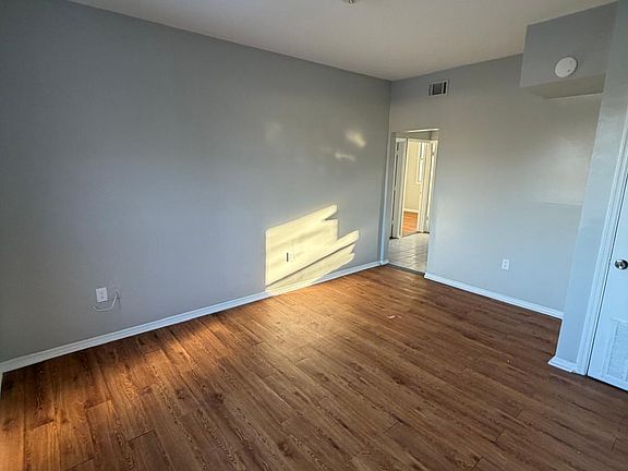 2nd image of 724 Lyons Ave #2A