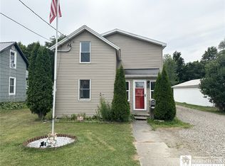 22 Larkin St, Randolph, NY 14772