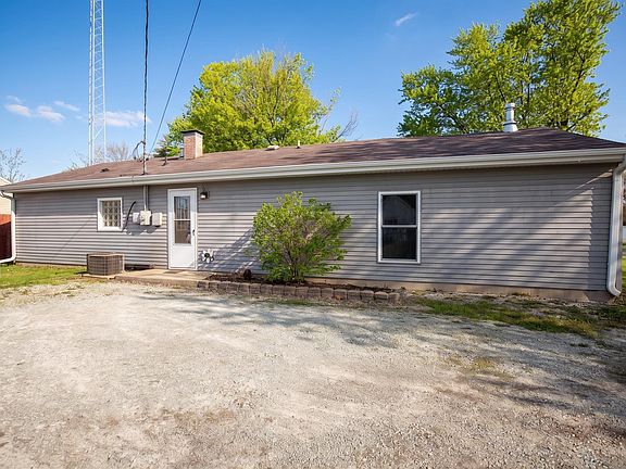 3rd image of 1100 Rochester Blvd