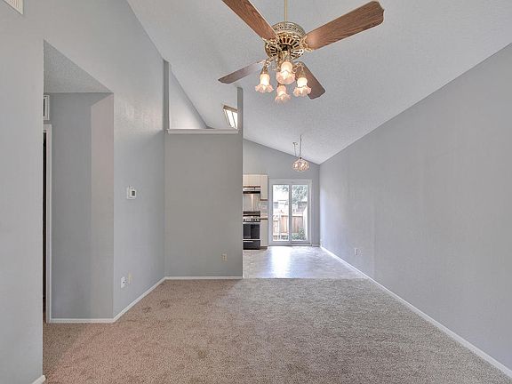 4th image of 1015 E Yager Ln Unit 46