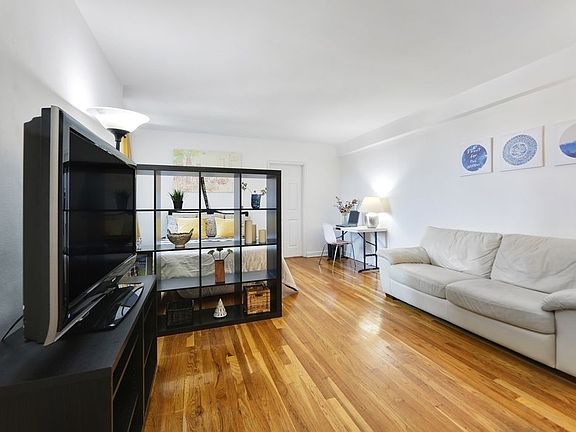 3rd image of 9040 Fort Hamilton Pkwy APT 5N