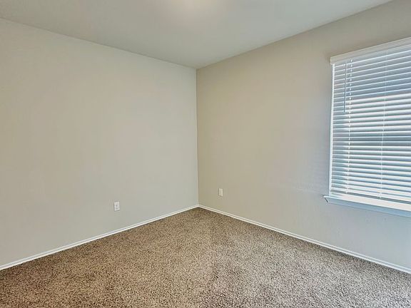 4th image of 8417 Stone Hollow Dr