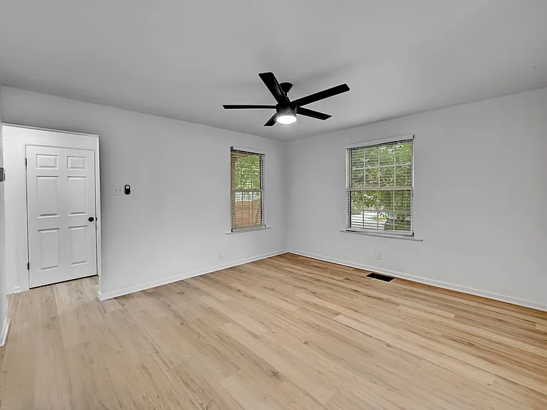2305 Longview St — Photo 10