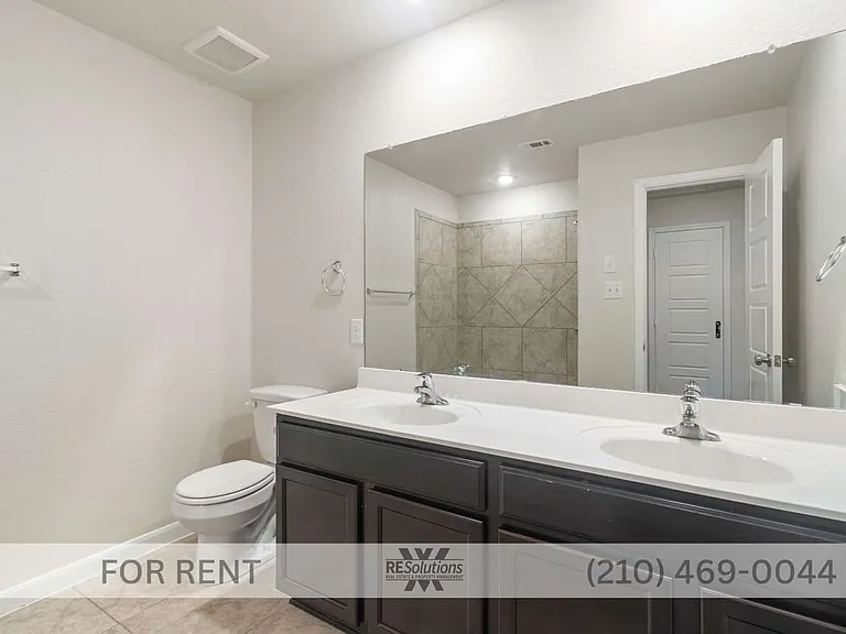 1125 Amber Lake — Photo 3