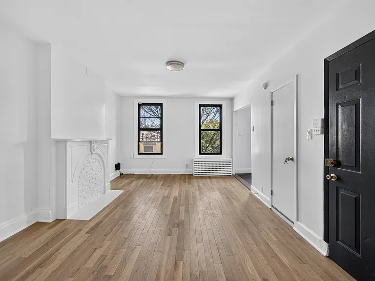 351 Smith St #3 — Photo 1