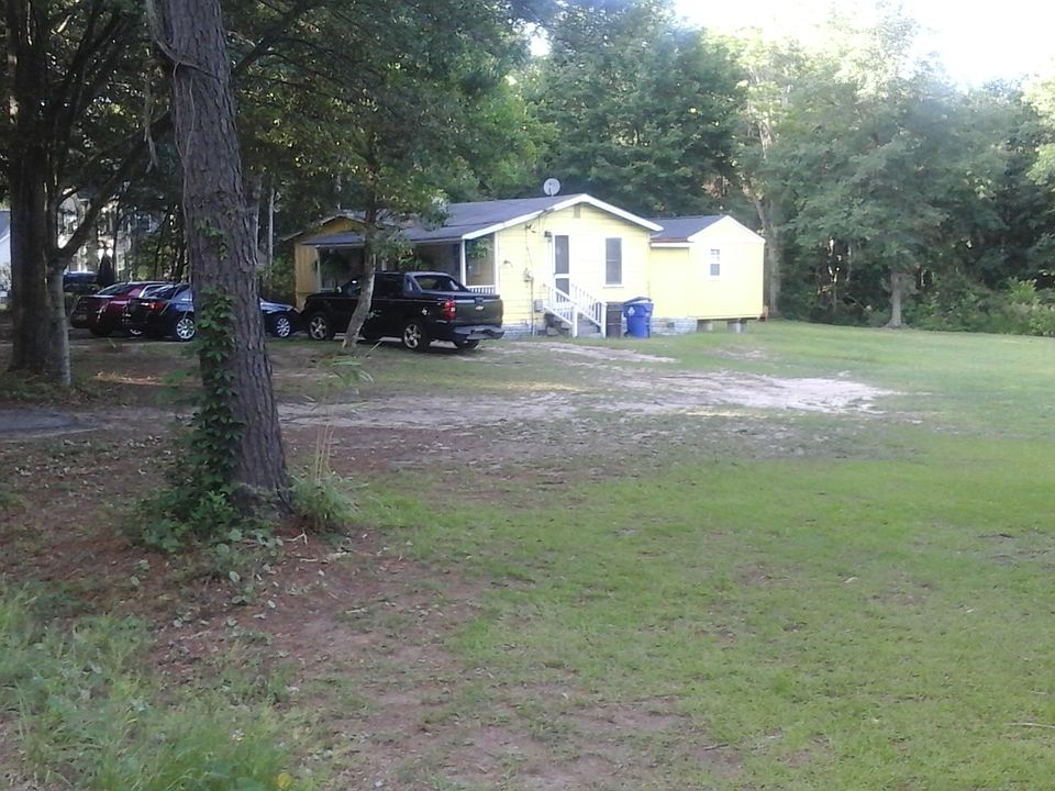 2nd image of 706 Spark St
