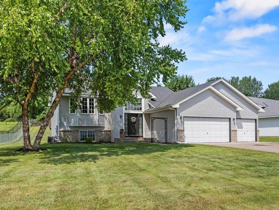 214 Verbena Dr, Watertown, MN 55388