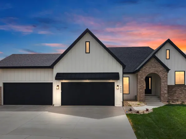 6609 E Hawker Cir, Sioux Falls, SD 57110