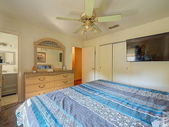 3rd image of 4703 Parkland Dr
