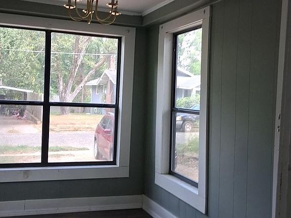 2nd image of 977 Lyons Ln