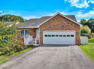 416 Miller St SE, Christiansburg, VA 24073