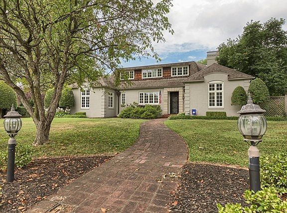 2nd image of 1820 Littlewood Dr