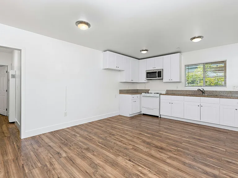 5344 Huntington Dr S #1 — Photo 3