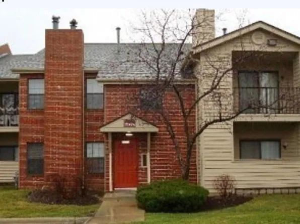 1975 N Hicks Rd, Palatine, IL 60074