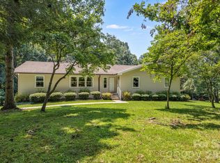 11 E Ridgeway Dr, Weaverville, NC 28787