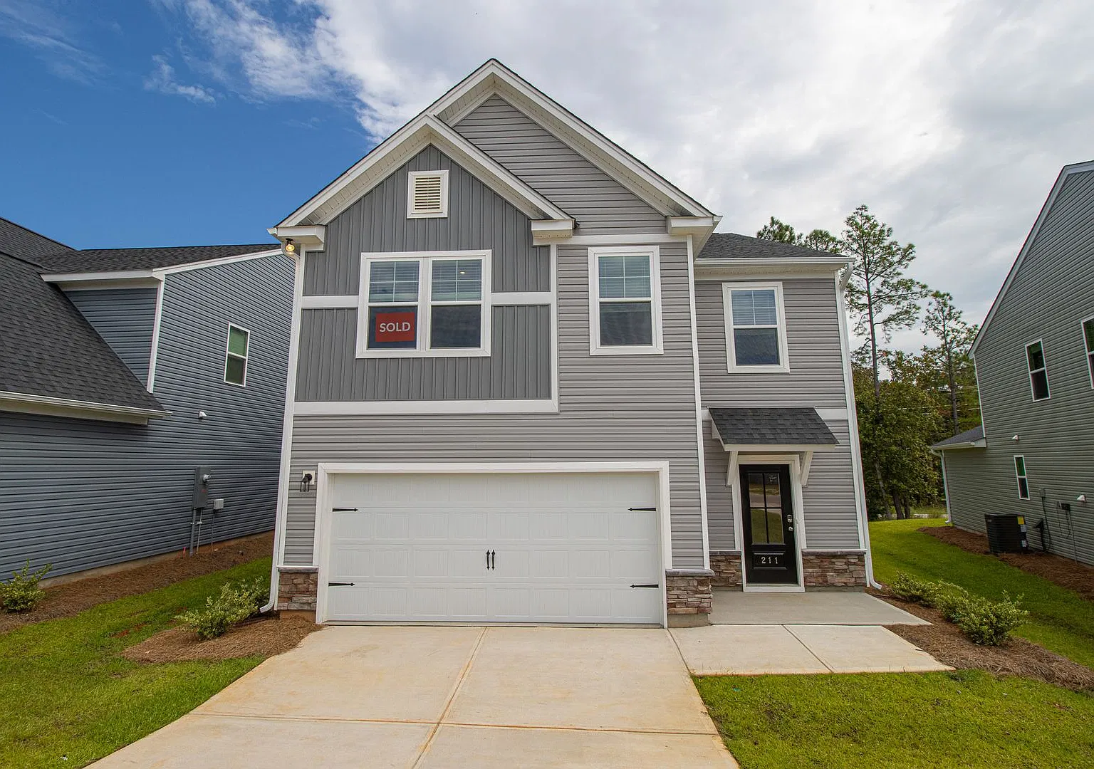Spacious 4-Bedroom Home - Convenient to Fort Jackson, Shaw Air Force Base & McEntire Joint Nation... — Photo 2