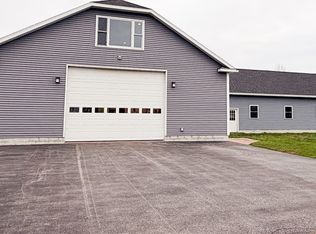 651 Middle Rd, Oswego, NY 13126