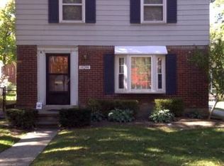 19299 Raymond St, Grosse Pointe Woods, MI 48236