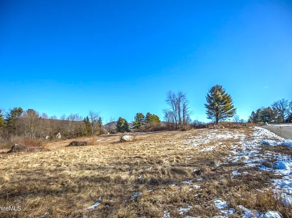 50 Erskine Dr, Lee, MA 01238