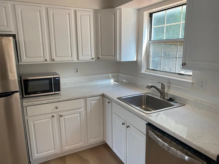 7604 McNamara Dr — Photo 4