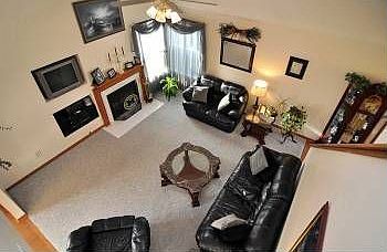 3rd image of 1015 Crossbrook Blvd